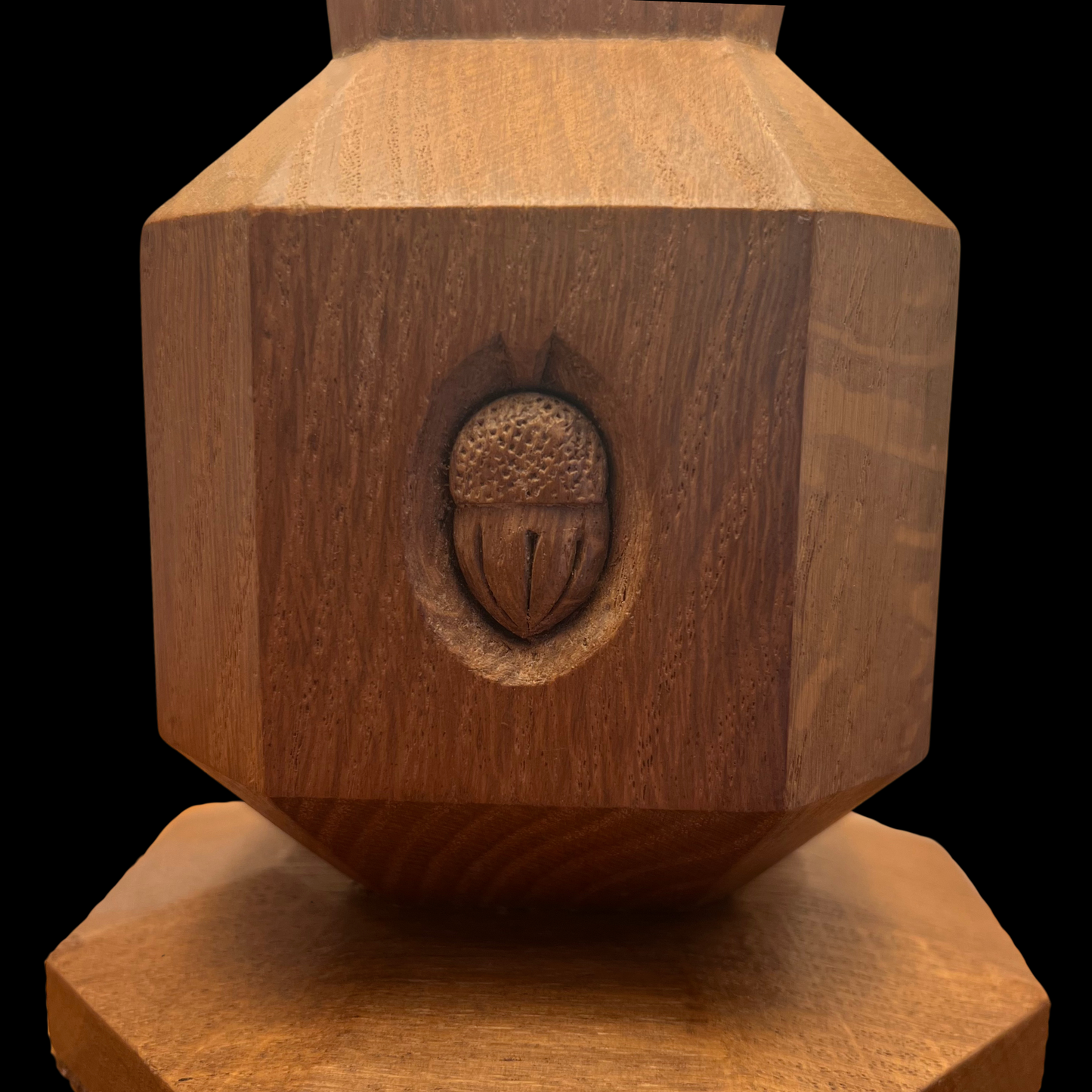 Acornman Lamp